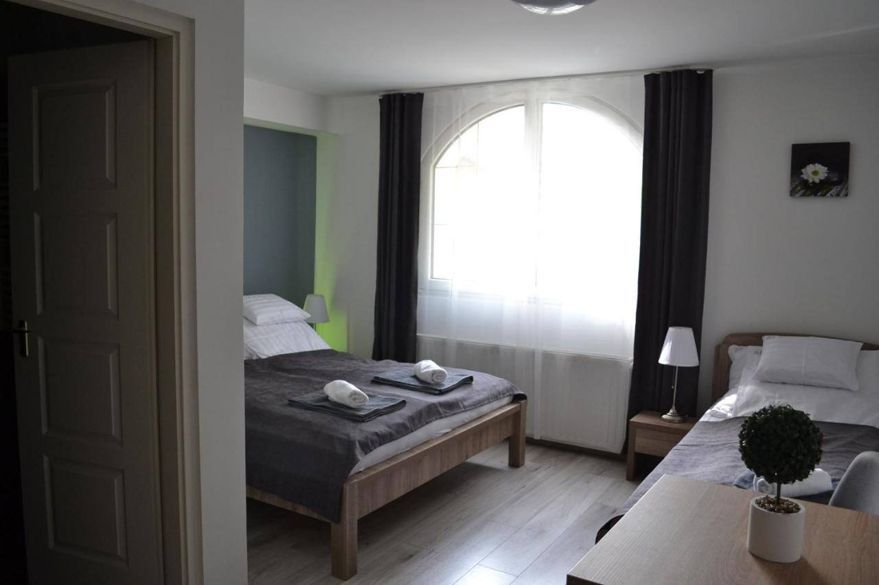 Fonix Design Rooms Debrecen Exteriör bild