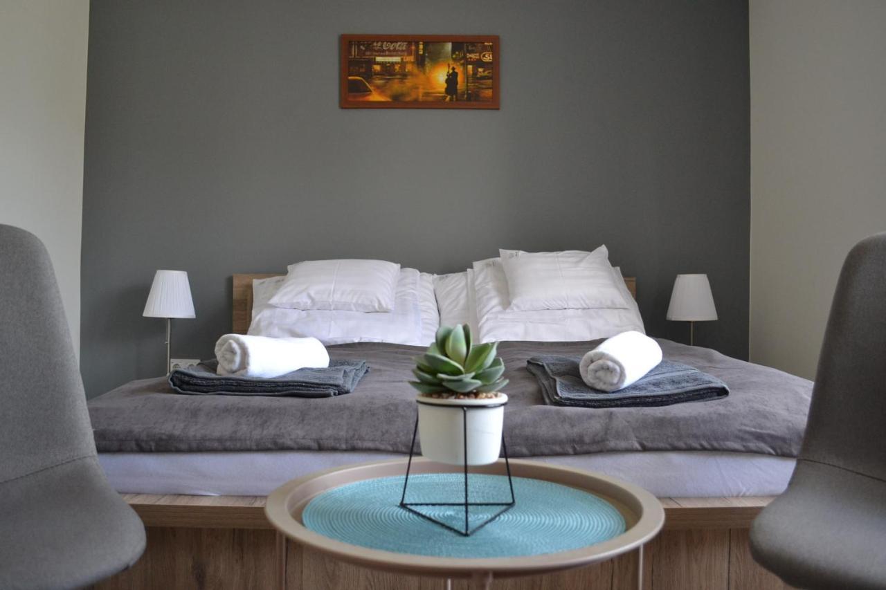 Fonix Design Rooms Debrecen Exteriör bild