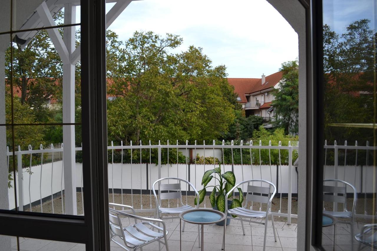 Fonix Design Rooms Debrecen Exteriör bild