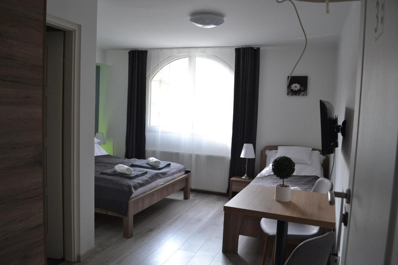 Fonix Design Rooms Debrecen Exteriör bild