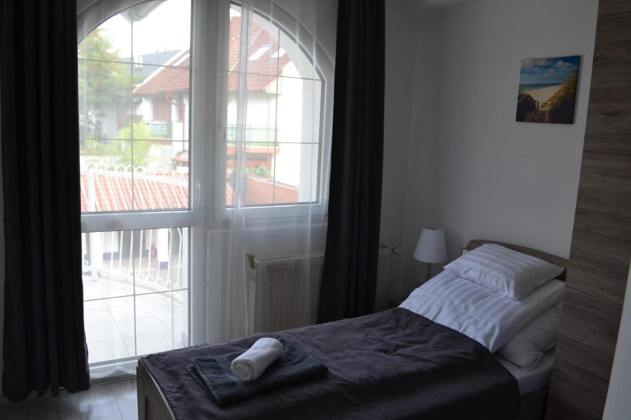 Fonix Design Rooms Debrecen Exteriör bild