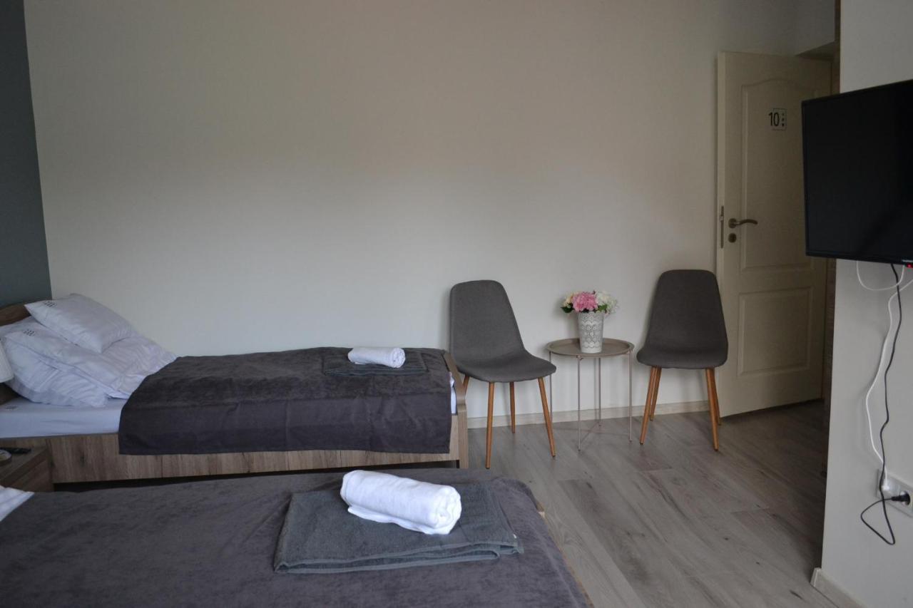 Fonix Design Rooms Debrecen Exteriör bild