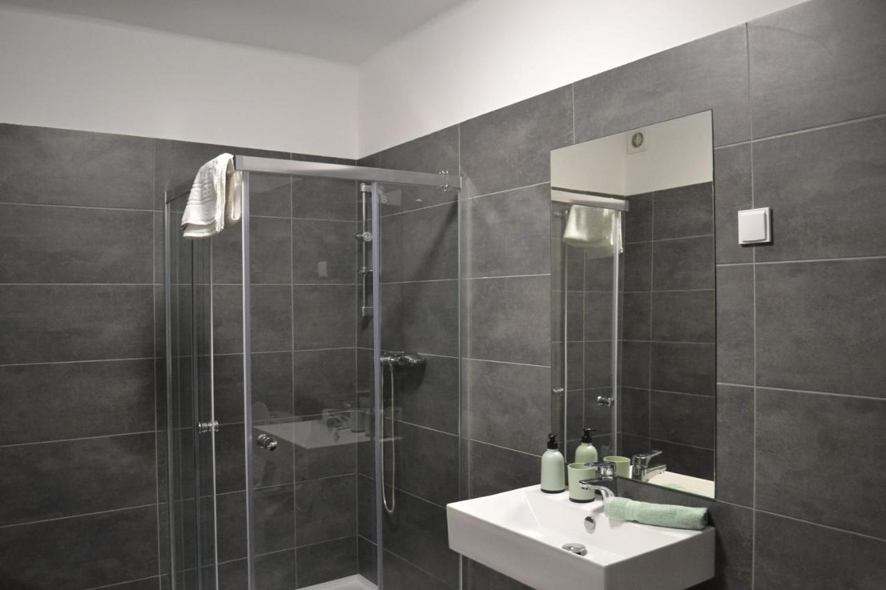 Fonix Design Rooms Debrecen Exteriör bild
