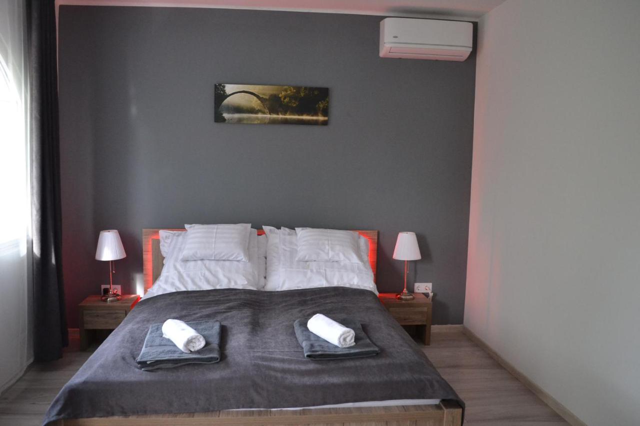 Fonix Design Rooms Debrecen Exteriör bild