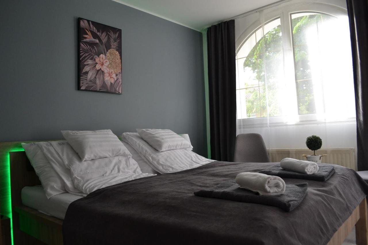 Fonix Design Rooms Debrecen Exteriör bild